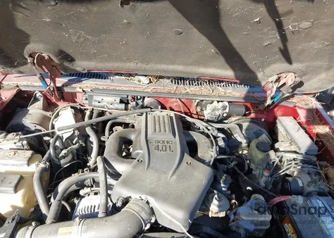 2001 Ford Explorer Xlt z USA, uszkodzony, nr VIN 1FMZU73E61ZA70901